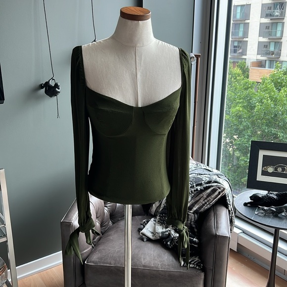 Reformation Sawtelle Sweetheart Neckline Blouse in Fern Size 10 - Picture 2 of 9